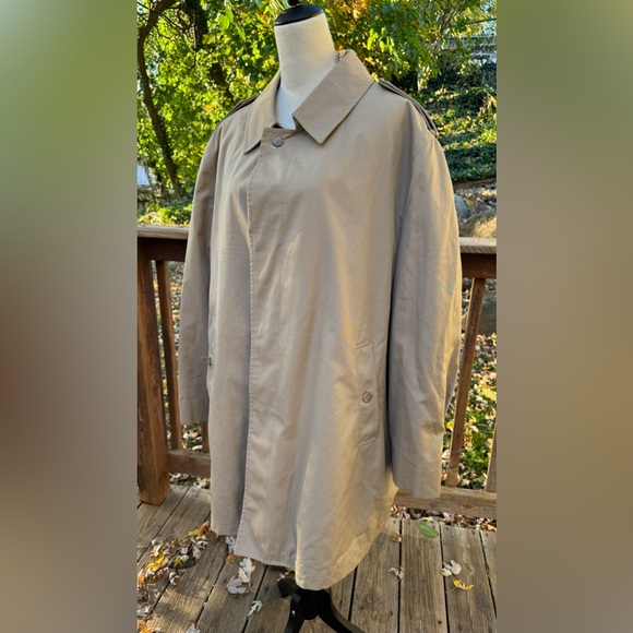 Westchester Classic Men's Rain/Trench Coat 46R Beige Removable Faux Fur Liner - Picture 2 of 13